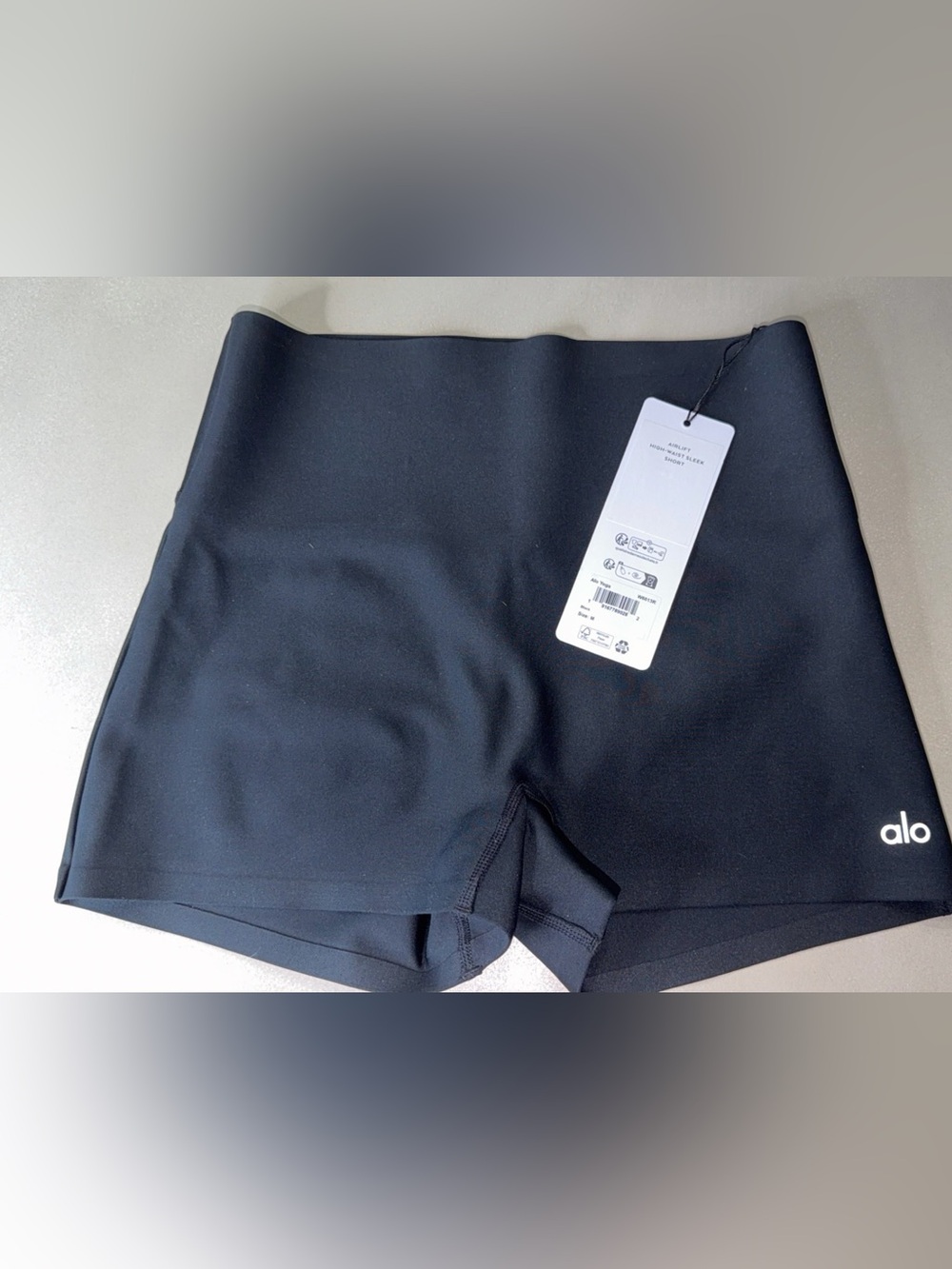 ALO Yoga Airlift High-Rise Shorts - Black